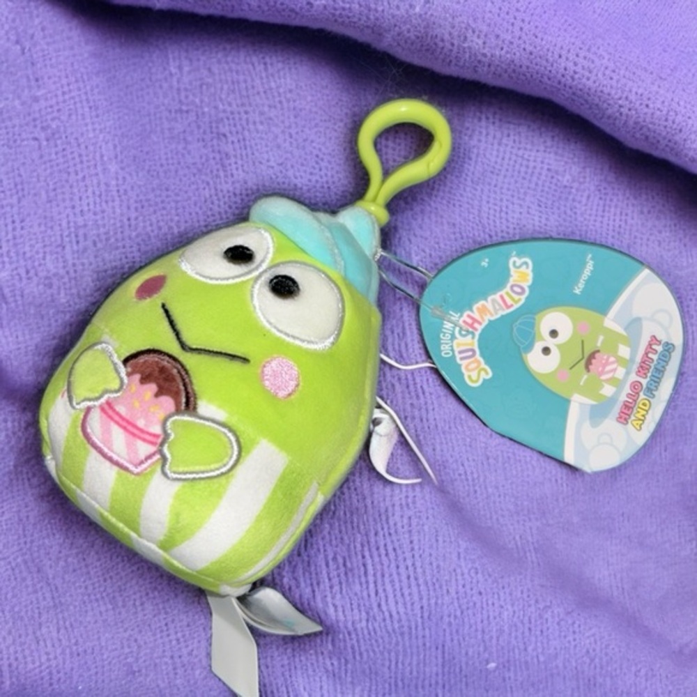 Sanrio Keroppi Squishmallows Clip Food Truck Cupcake
